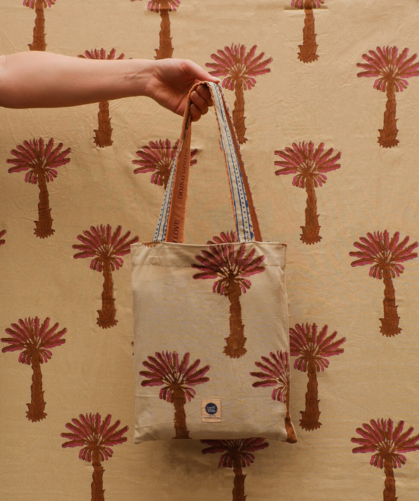 Duk/Throw Doing Goods Palm